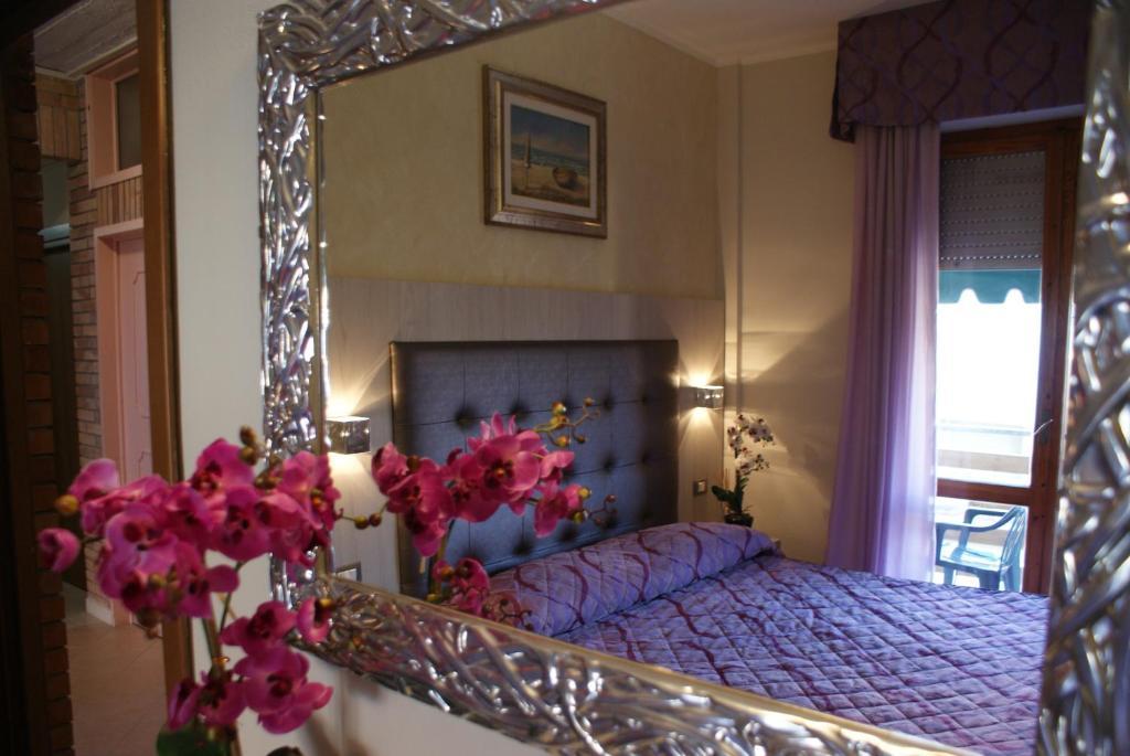 Hotel Michela Marina di Massa Pokoj fotografie